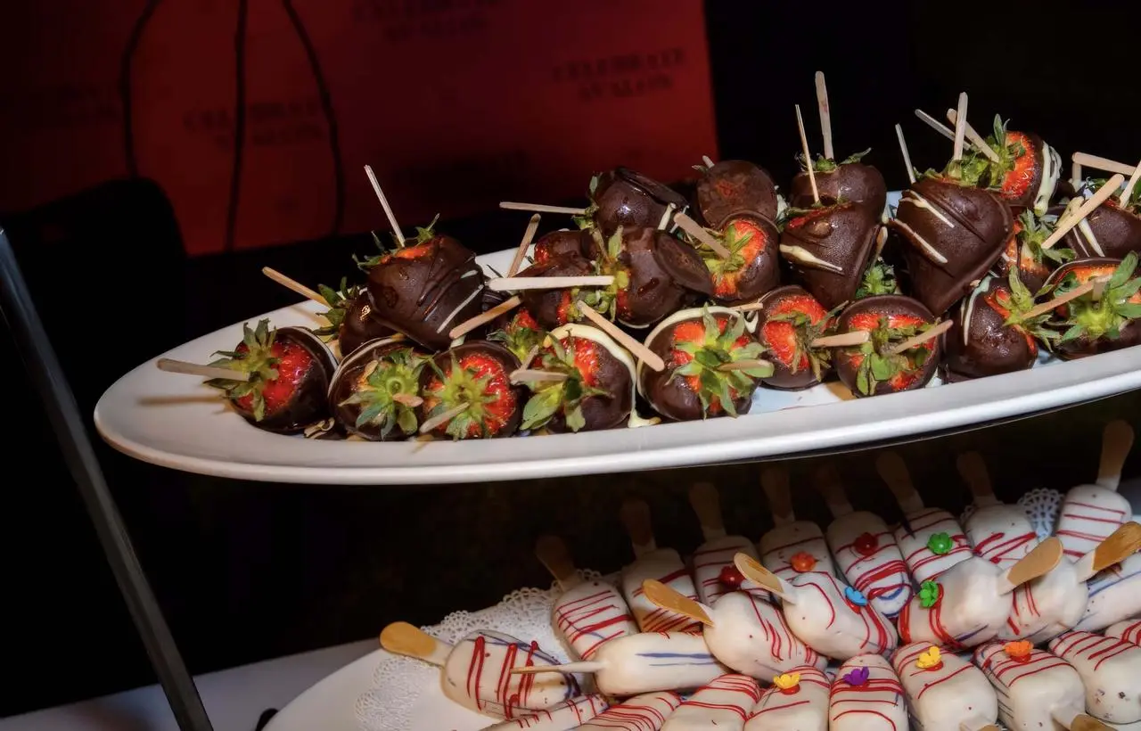 Chocolate covered strawberries and cake pops for dessert catering in Las Vegas